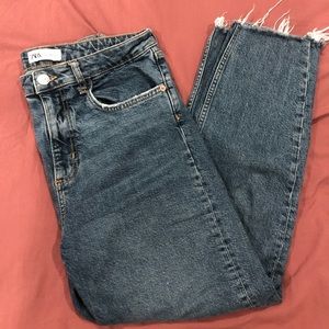 Zara Slip Crop Jeans :)